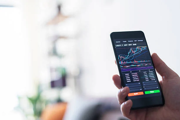 Stock market sees downfall amid Trumps tariff threat