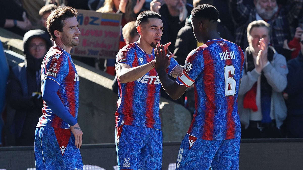 Crystal Palace celebrate Munozs goal