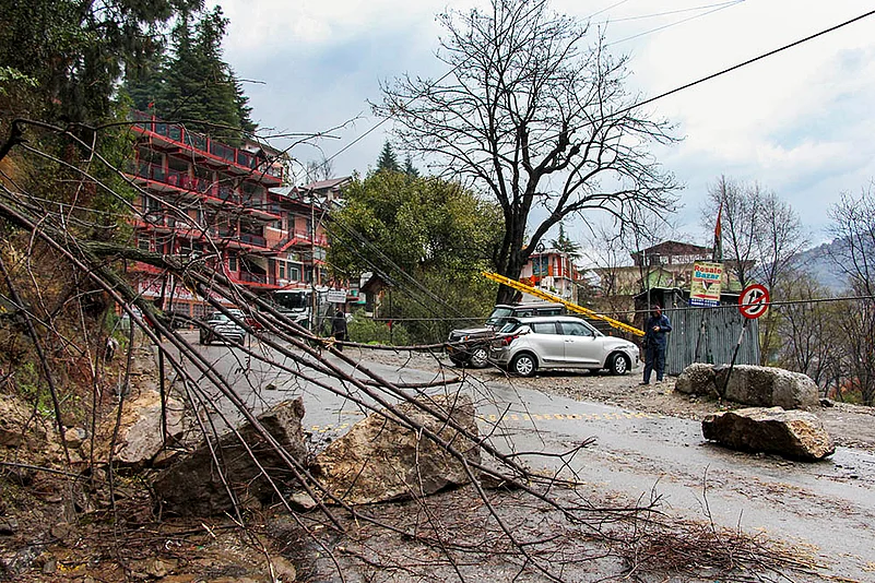 Heavy rain and Landslide in Kullu, Himachal Pradesh_7