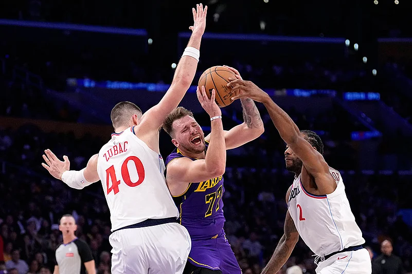 NBA Basketball Game: Los Angeles Lakers vs Los Angeles Clippers
