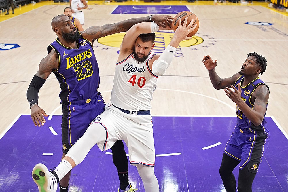 Basketball: Los Angeles Lakers vs Los Angeles Clippers