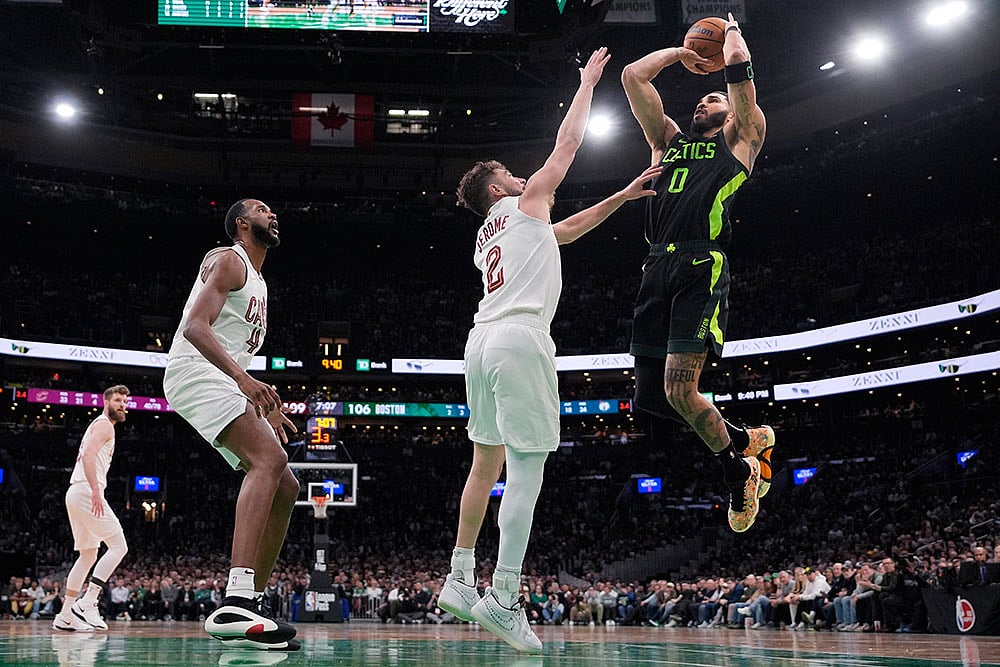 | Photo: AP/Charles Krupa : NBA: Cleveland Cavaliers vs Boston Celtics