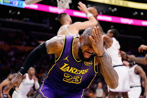 Basketball: Los Angeles Lakers vs Los Angeles Clippers