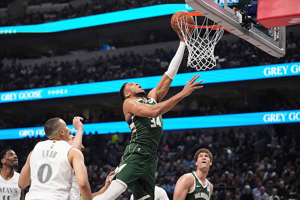 NBA Basketball: Dallas Mavericks vs Milwaukee Bucks