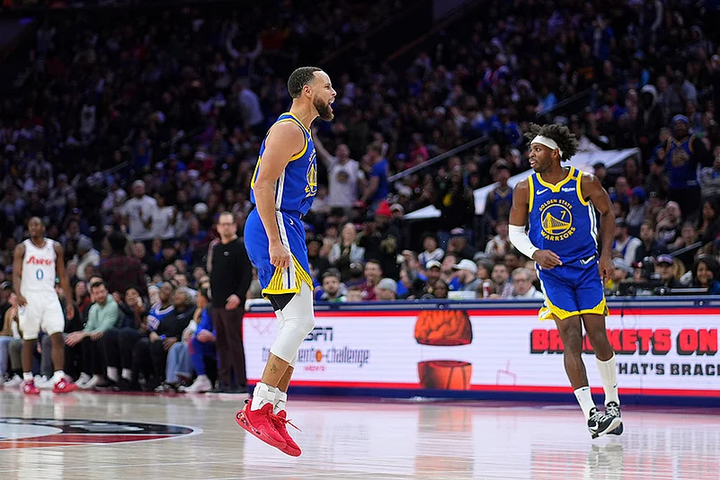 NBA Basketball Game: Philadelphia 76ers vs Golden State Warriors