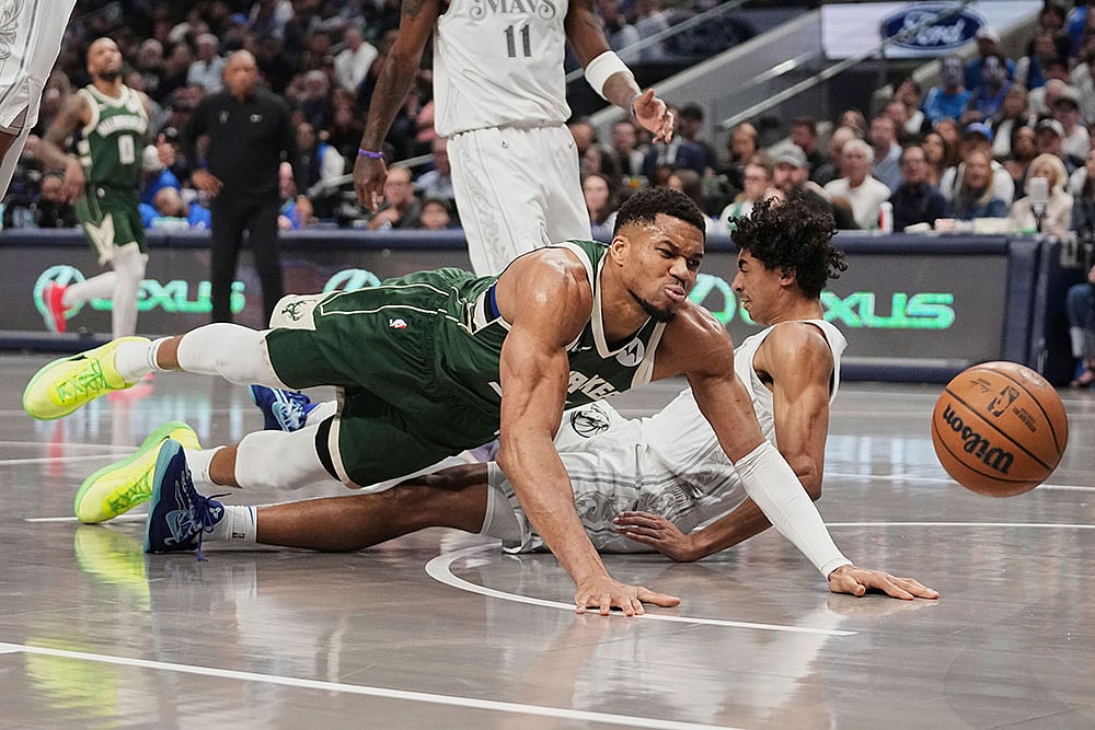 NBA Basketball Game: Milwaukee Bucks vs Dallas Mavericks