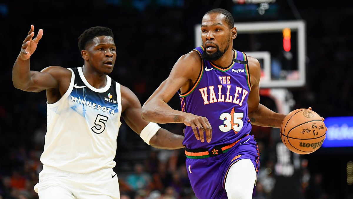 Kevin Durant goes up against Anthony Edwards - null