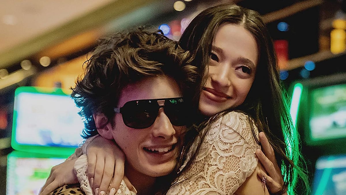 X : A still of Mikey Madison and Mark Eydelshteyn from Anora