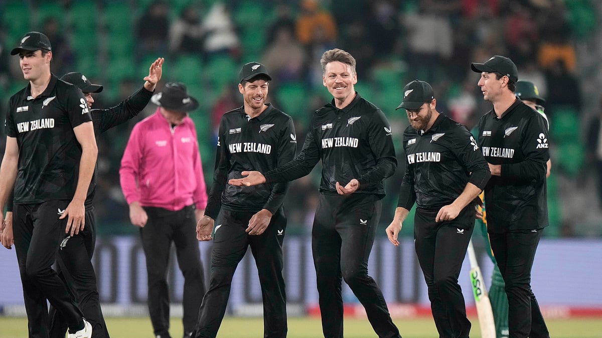 AP Photo/Anjum Naveed : New Zealand all-rounder Michael Bracewell is doubtful for the upcoming T20I series against India due to minor calf-strain sustained during 3rd ODI in Indore.