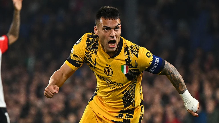 Lautaro Martinez celebrates his goal - null