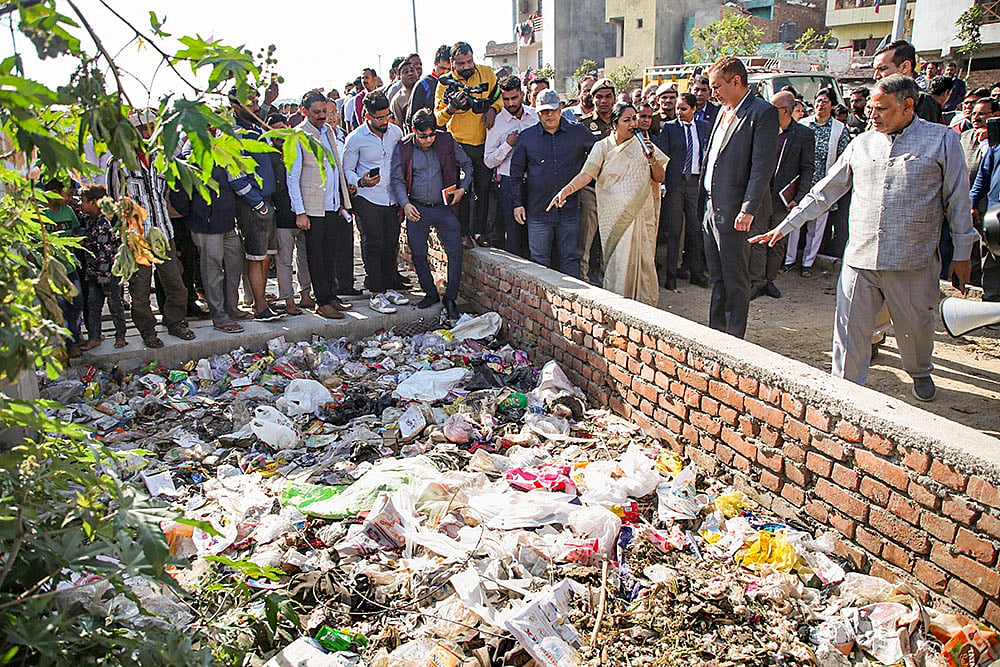 Rekha Gupta visits Delhis Shalimar Bagh
