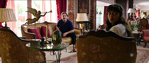 Radhika Apte and Vinay Pathak in Badlapur