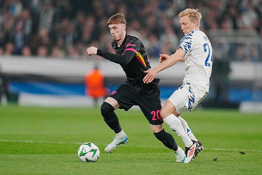 | Photo: Liselotte Sabroe/Ritzau Scanpix via AP : UEFA Conference League: Chelsea's Cole Palmer and Copenhagen's Birger Meling in action 