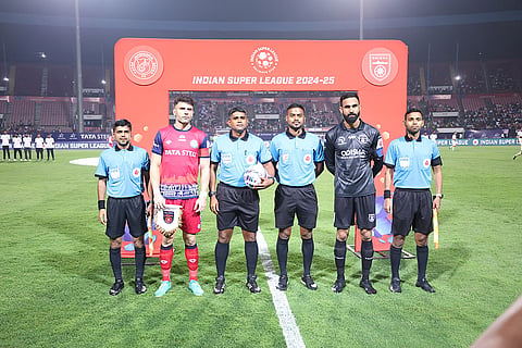 ISL 2024-25, JFC vs OFC: Captains and match officials pose for a group photo
