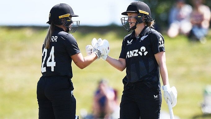 X/WHITE_FERNS : Maddy Green and Jess Kerr registered a 73-run partnership to help steady the NZ-W ship.