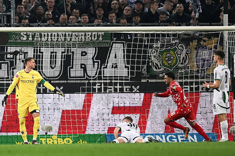 Bundesliga Soccer Match: Borussia Monchengladbach Vs Mainz