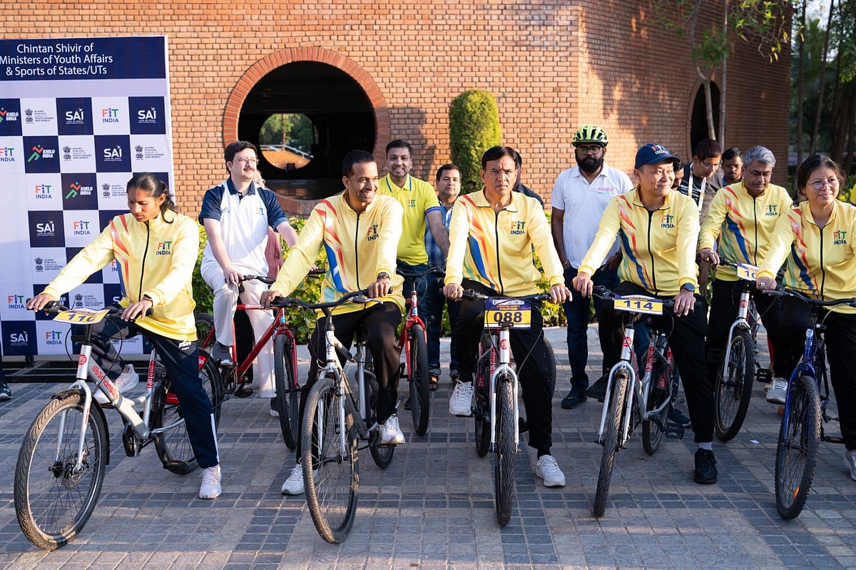 SAI : Mansukh Mandaviya, along with Pullela Gopichand, participated in a cycle rally.