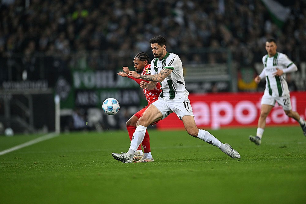 Bundesliga Soccer Match: Mainz vs Borussia Monchengladbach