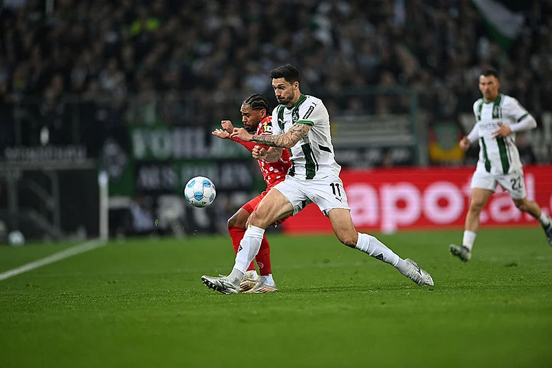Bundesliga Soccer Match: Mainz vs Borussia Monchengladbach