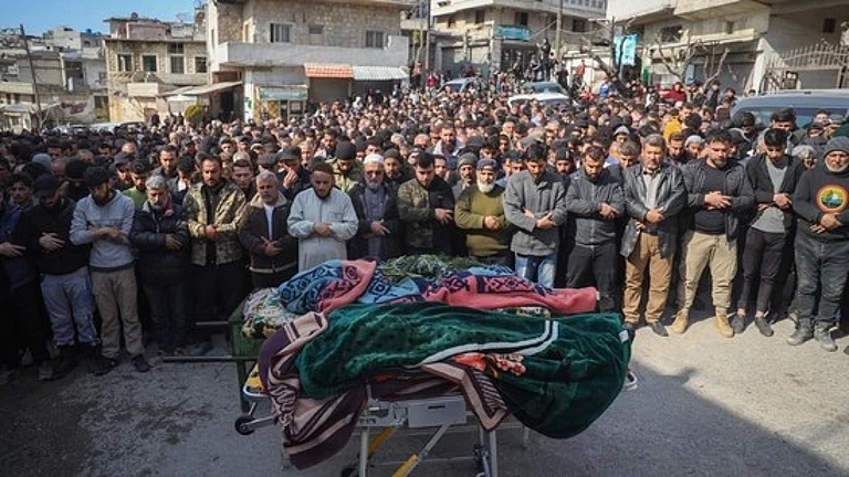 Syrian security forces and Assad loyalists clashed leading to more than a 1,000 people dead - | AP Omar albam