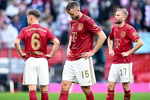 | Photo: Sven Hoppe/dpa via AP : Bundesliga, Bayern Munich and VfL Bochum: Bayern's Joshua Kimmich, Eric Dier and Konrad Laimer lok dejected after the match