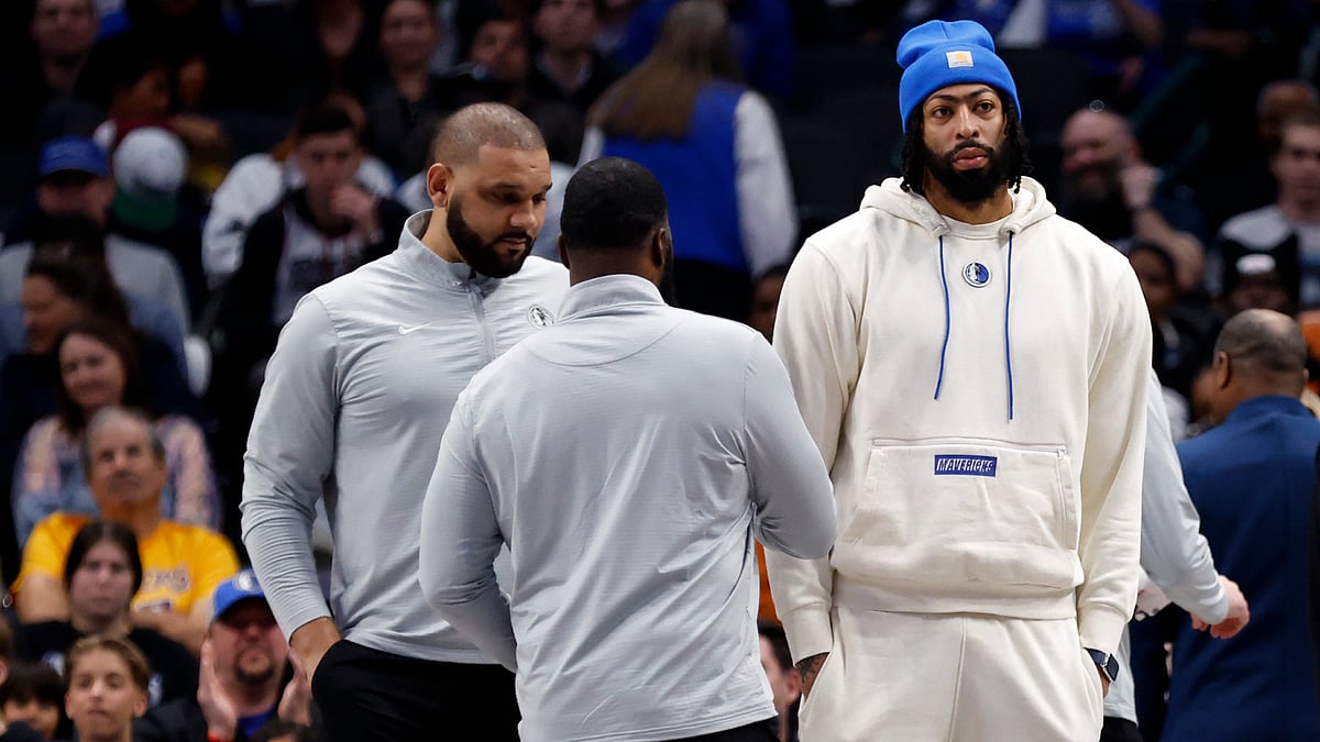 Anthony Davis headlines a long list of inactive Dallas players