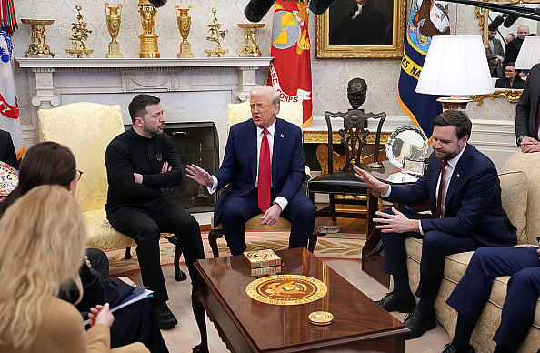 AP : U.S. President Donald Trump (C) and Vice President JD Vance meet with Ukrainian President Volodymyr Zelensky in the Oval Office at the White House on February 28, 2025 in Washington, DC |