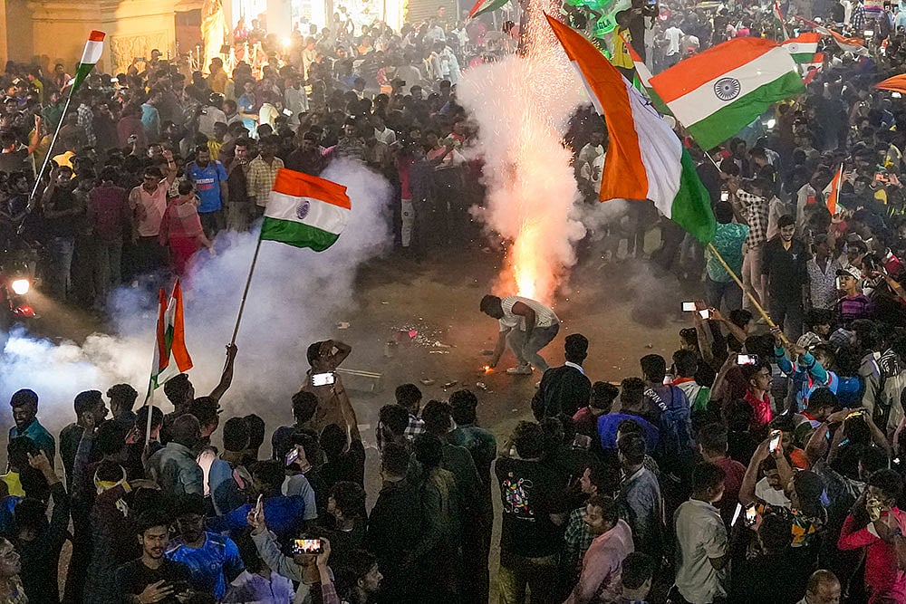 Cricket lovers celebrate Indian teams win in West Bengal