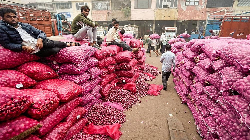 PTI : Farmers Protest Drop in Onion Prices 
