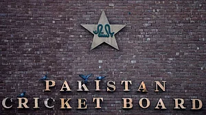 Photo: File : PCB opens applications for Pakistan men's team's new fielding coach after Shane McDermott's departure.