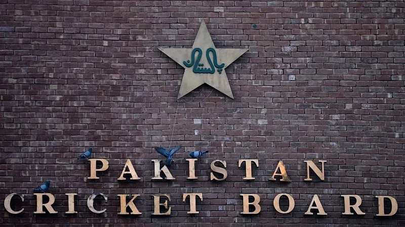 Photo: File : PCB opens applications for Pakistan men's team's new fielding coach after Shane McDermott's departure.