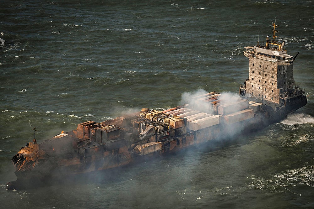 MV Solong cargo ship Collide with MV Stena Immaculate oil tanker ship pics: 9