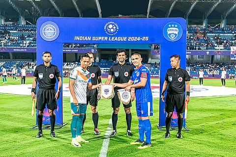 ISL 2024-25, BFC vs MCFC: Lallianzuala Chhangte and Sunil Chhetri exchange club pennants