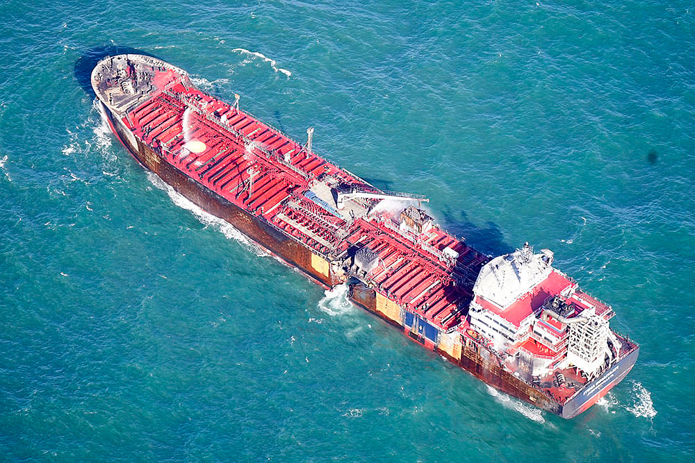MV Solong cargo ship Collide with MV Stena Immaculate oil tanker ship pics: 6