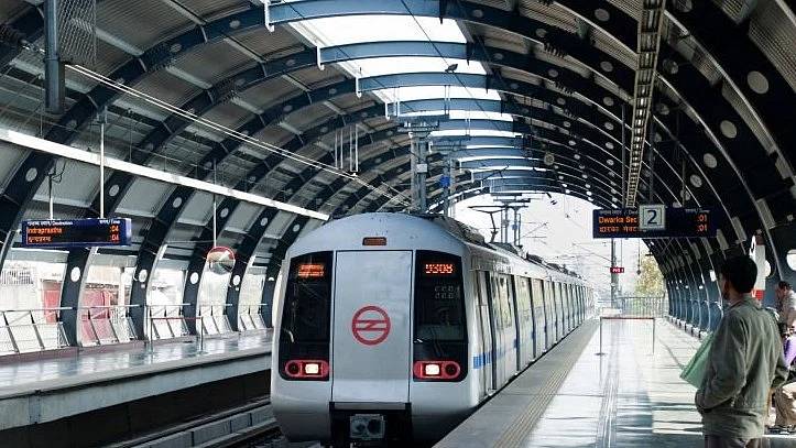 Theft Causes Disruption On Delhi Metros Red Line