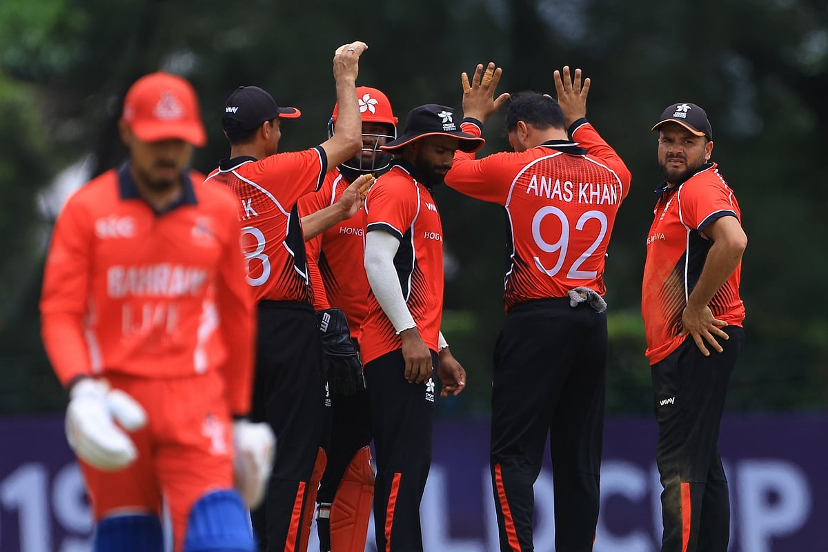 X | Malaysia Cricket  : Hong Kong National cricket team during their match against Bahrain in the Malaysia Tri-Nation series. 