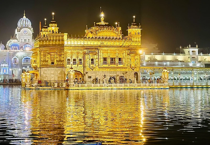Golden Temple at night