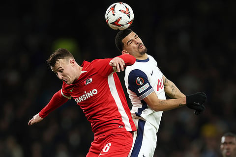 Europa League 2024-25, Tottenham Vs AZ: AZ Alkmaar's Peer Koopmeiners and Tottenham's Dominic Solanke challenge for the ball