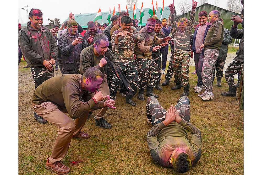 Holi celebrations in Srinagar