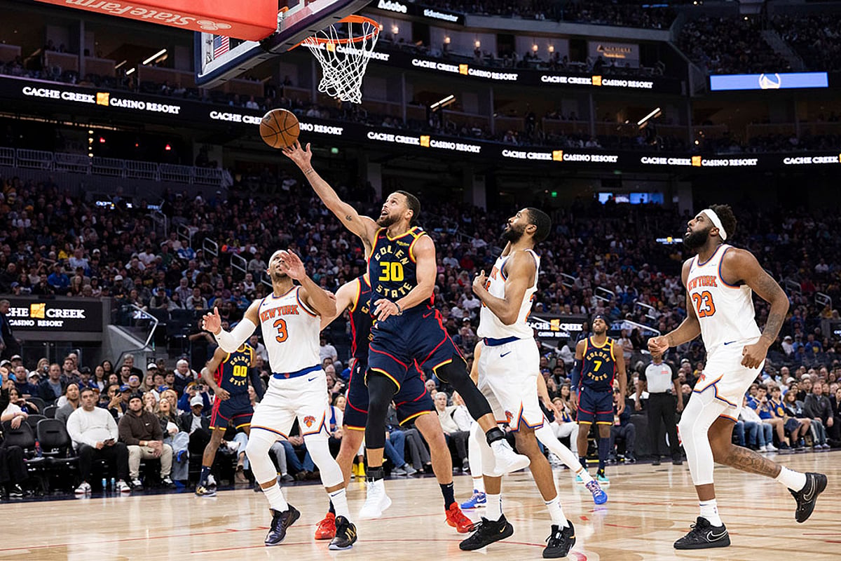 NBA basketball game New York Knicks vs Golden State Warriors: Stephen Curry
