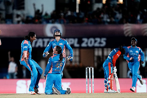 WPL Final 2025 MI vs DC: Mumbai Indians' players celebrate the wicket of Delhi Capitals' Jemimah Rodrigues 