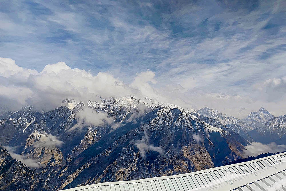 Snowfall in Chamoli