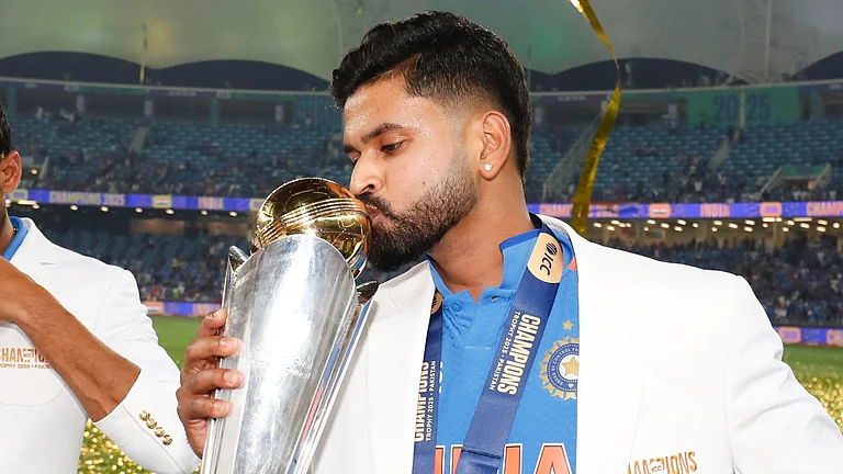 Indian batter Shreyas Iyer with the ICC Champions Trophy 2025. - Photo: X | Shreyas Iyer