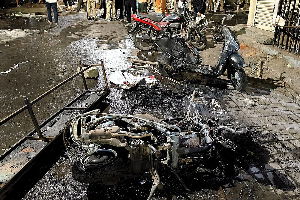 Violence in Nagpur over Mughal emperor Aurangzebs tomb_4
