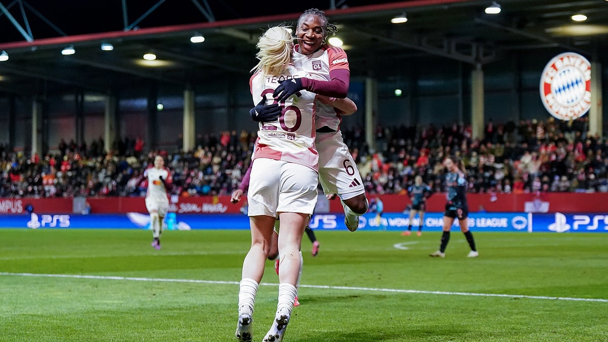 Lyon celebrate