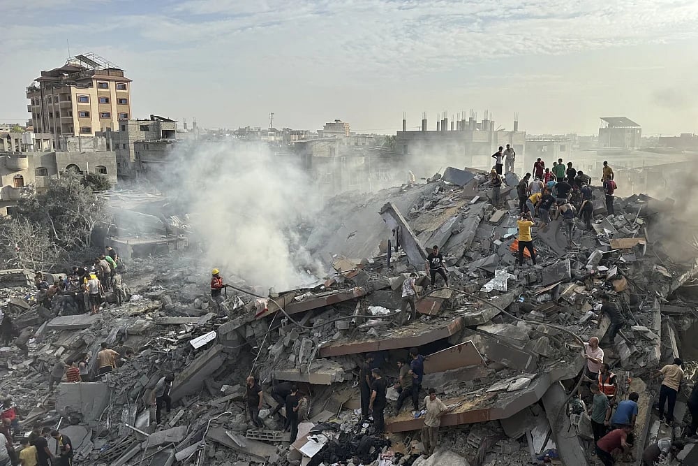 AP : Palestinians in distress as Israel launches deadly airstrikes