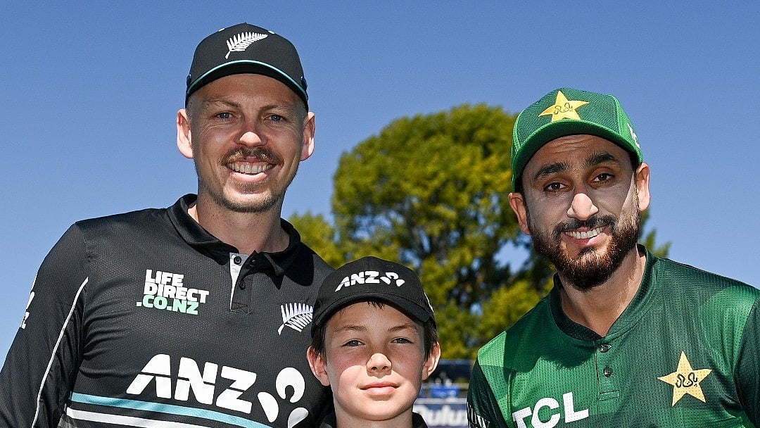 X/BLACKCAPS : NZ vs PAK 2nd T20I: New Zealand skipper Michael Bracewell wins the toss, opts to bowl.