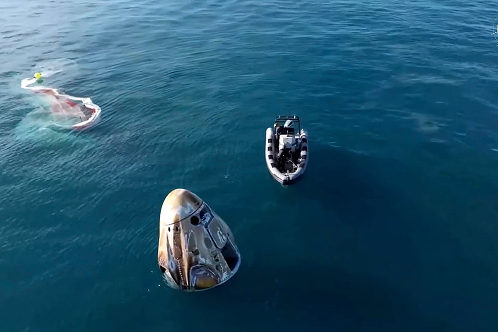 ISS Stuck astronauts return to earth on SpaceX capsule: SpaceX capsule floats