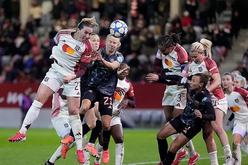 UWCL Quarter-Finals first leg soccer FC Bayern Munich and Olympique Lyonnais: Vanessa Gilles