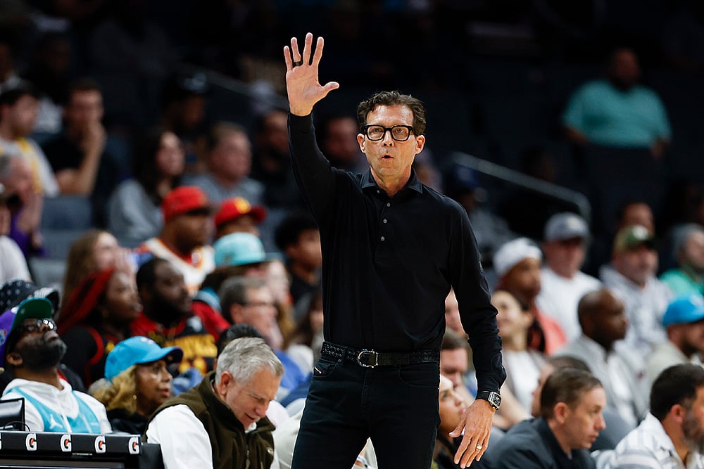Atlanta Hawks vs Charlotte Hornets NBA basketball game in Charlotte photos: Quin Snyder